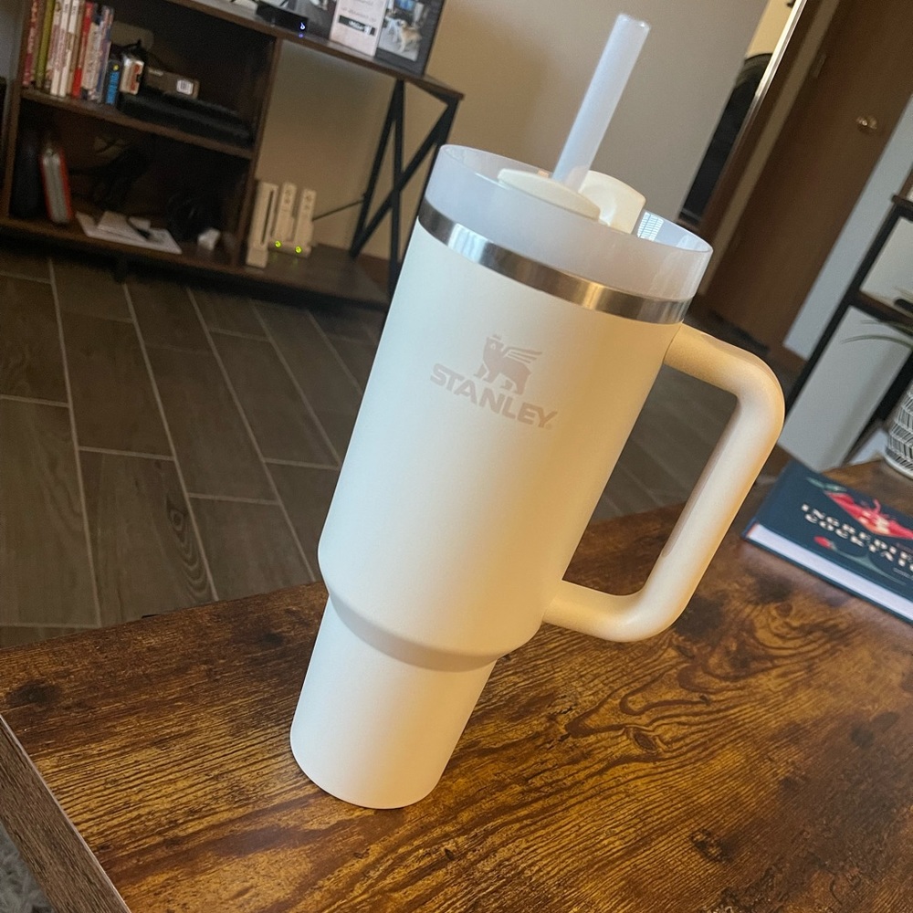 Stanley 40oz H2.0 Quencher